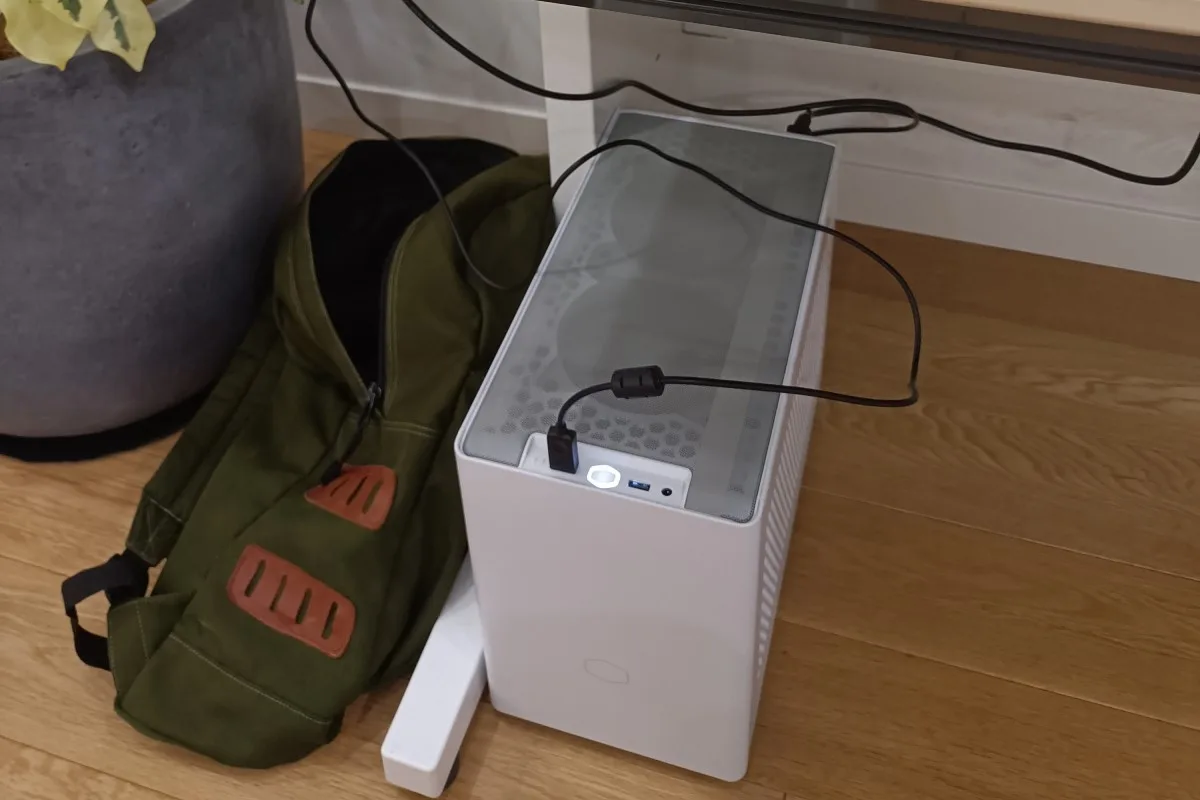 Cooler Master MasterBox NR200を使って小型な事務用PCを組む