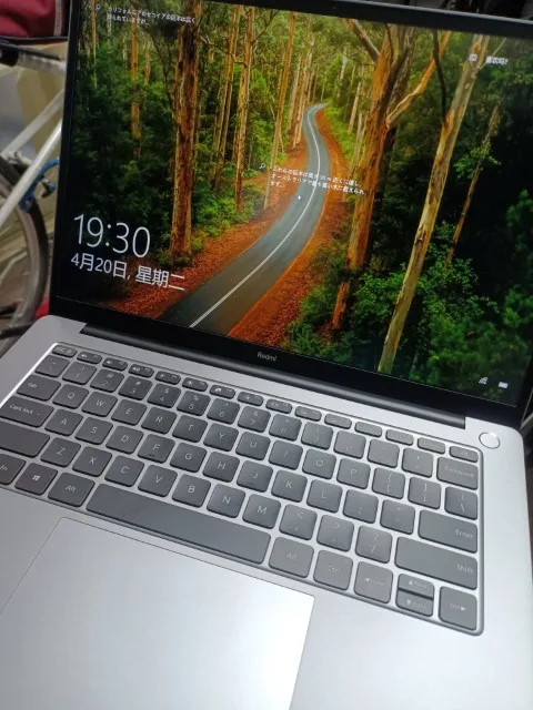 Redmibook Pro 14レビュー。MacbookPro16から見てどう？プログラミングに使える？