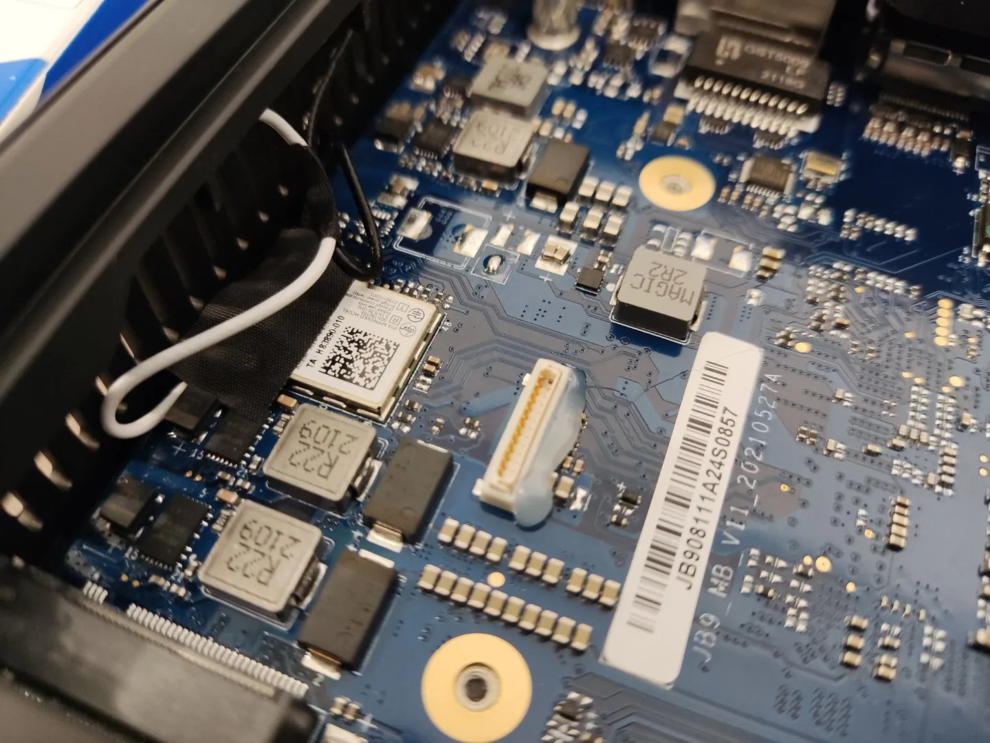 MINISFORUM JB95(N5095搭載ミニPC)を買ったのでレビューする。Jasper Lakeは小型な事務用PCとしてモダンなWindows11環境を提供できるのか？