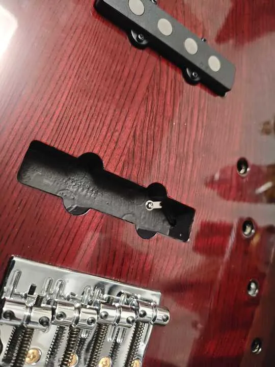 BLADE B2のプリアンプをSadowskyにしたりDELANO JMVC載せたりFlamma FB200を買ったり