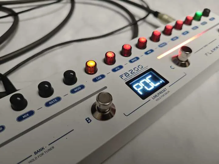 BLADE B2のプリアンプをSadowskyにしたりDELANO JMVC載せたりFlamma FB200を買ったり